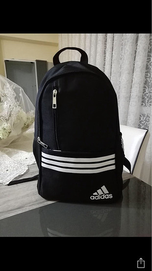 universal Beden Adidas şort çantası 34*26 cm?dir 