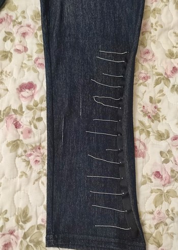 Diğer kız çocuk Siyah Batik Desenli Yırtmaçlı Denim Pantolon