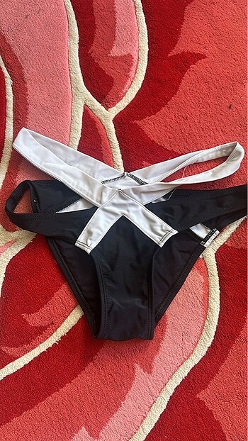 Diğer Bikini altı