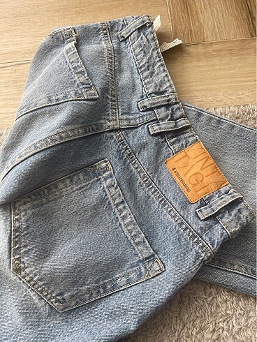 xs Beden mavi Renk Stradivarius mom jean