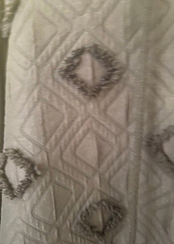 Düğmeli Siyah Nakışlı Uzun Kadın Kaban - Görsel 3