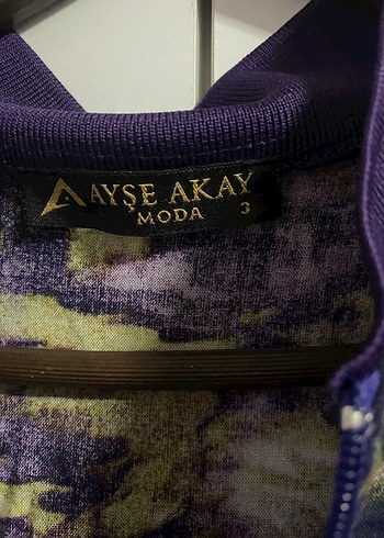 Mor Uzun Bağlama Desenli Piliseli Elbise - Görsel 2