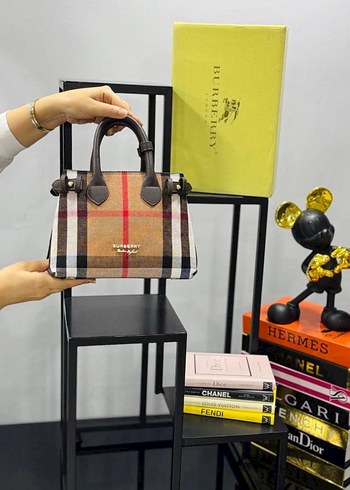 Burberry Burberry The Banner Bag