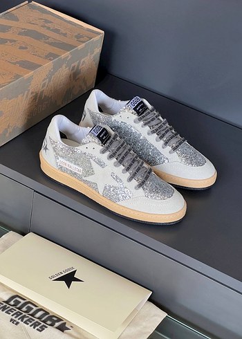 Golden Goose Deluxe Sneakers