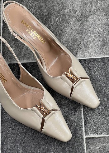 36 Beden Beyaz Tokalı Modern Klasik Stiletto