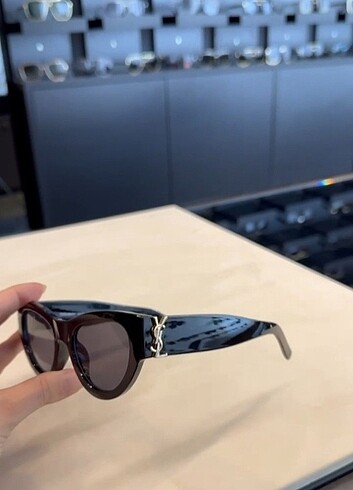  Beden Yves Saint Laurent İthal Sunglasses