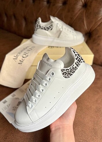 38 Beden Alexander McQueen Sneakers 