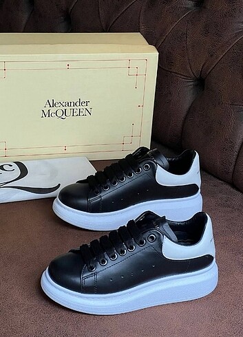 Alexander McQueen Sneakers 