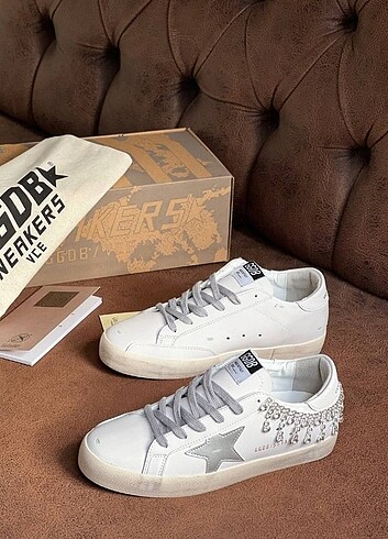 Golden Goose Deluxe Sneakers 