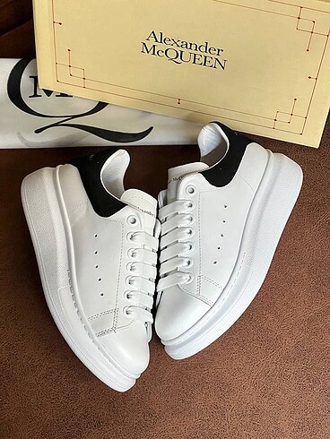 40 Beden Alexander McQueen Sneakers