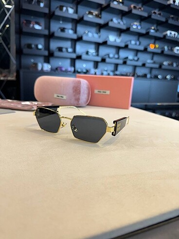 Miu Miu Miu Miu İthal Sunglasses