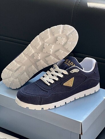 44 Beden Prada Sneakers