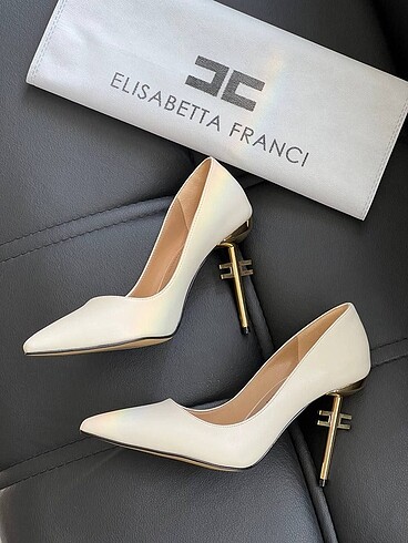 38 Beden Elisabetta Franchi Stiletto