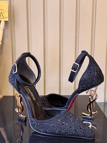 Yves Saint Laurent Yves Saint Laurent Stiletto