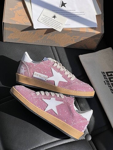 Golden Goose Deluxe Golden Goose Deluxe Sneakers