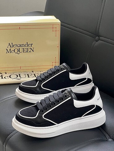Alexander McQueen Sneakers