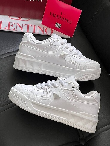 42 Beden Valentino Sneakers
