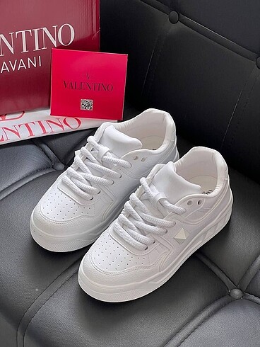 Valentino Valentino Sneakers