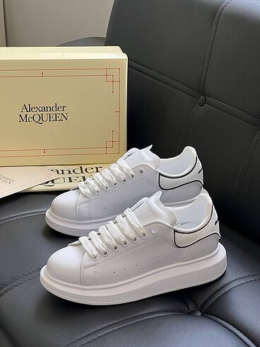 Alexander McQueen Sneakers