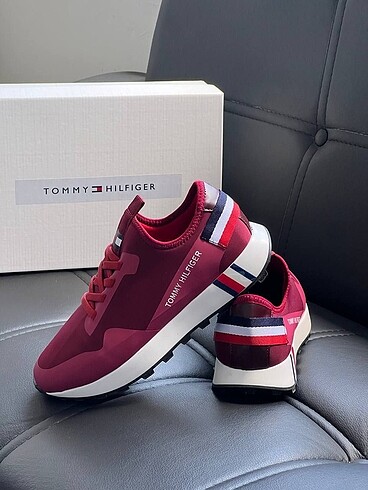 40 Beden Tommy Hilfiger Sneakers