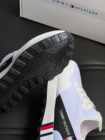 37 Beden Tommy Hilfiger Sneakers