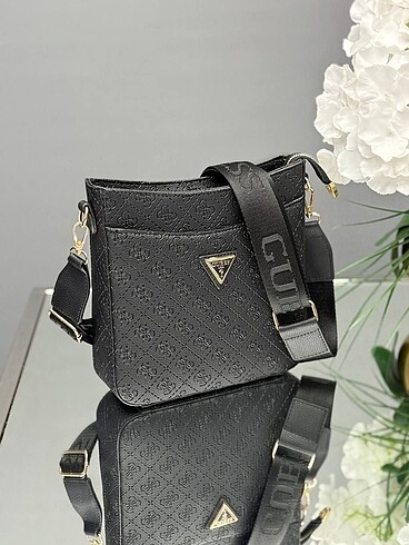 Beden Guess - Crop