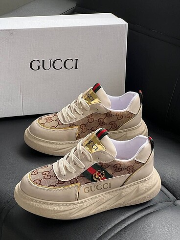 Gucci Sneakers
