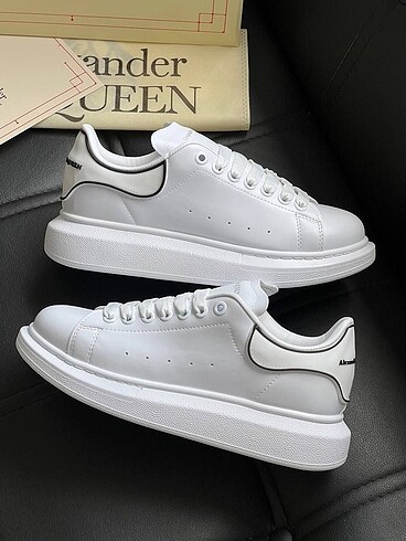 Alexander McQueen Sneakers