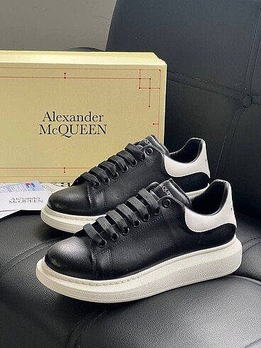 Alexander McQueen Sneakers