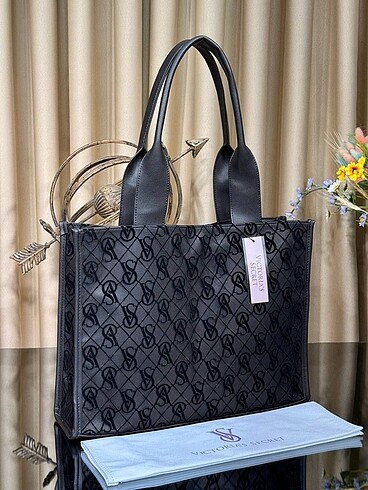 Beden Victoria?s Secret Beauty Tote Bag