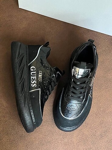 40 Beden Guess Sneakers