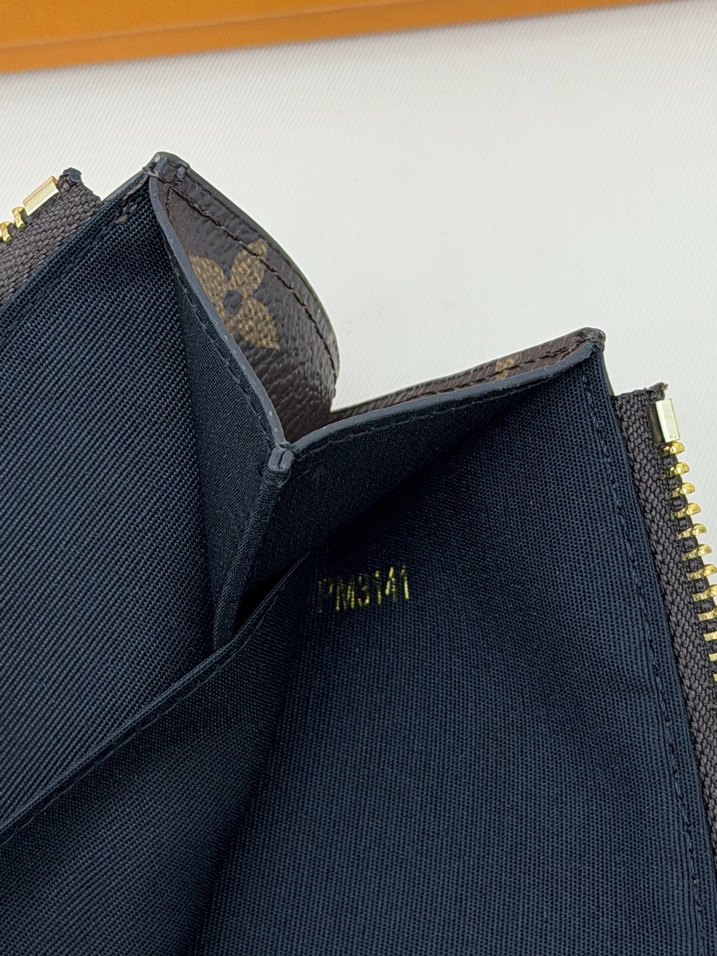 Louis Vuitton İthal Bag — görsel 5/7