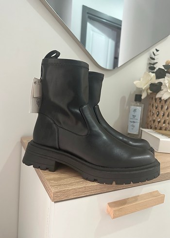 Pull and Bear Marka Postal Bot - Görsel 6