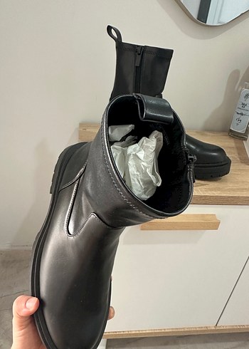 Pull and Bear Marka Postal Bot - Görsel 5