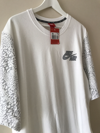 xl Beden beyaz Renk Nike air koleksiyonu 