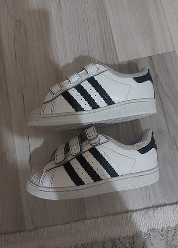 25 Beden beyaz Renk Adidas superstar 