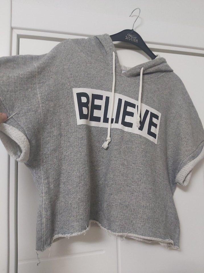 Gri Kadın Kapüşonlu Kısa Kollu Sweatshirt - Görsel 2