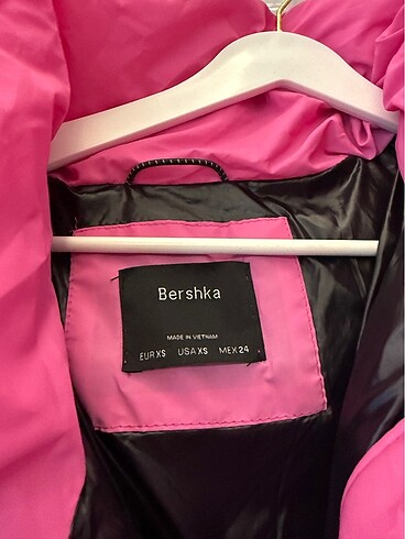 Pembe fosforlu Bershka mont
