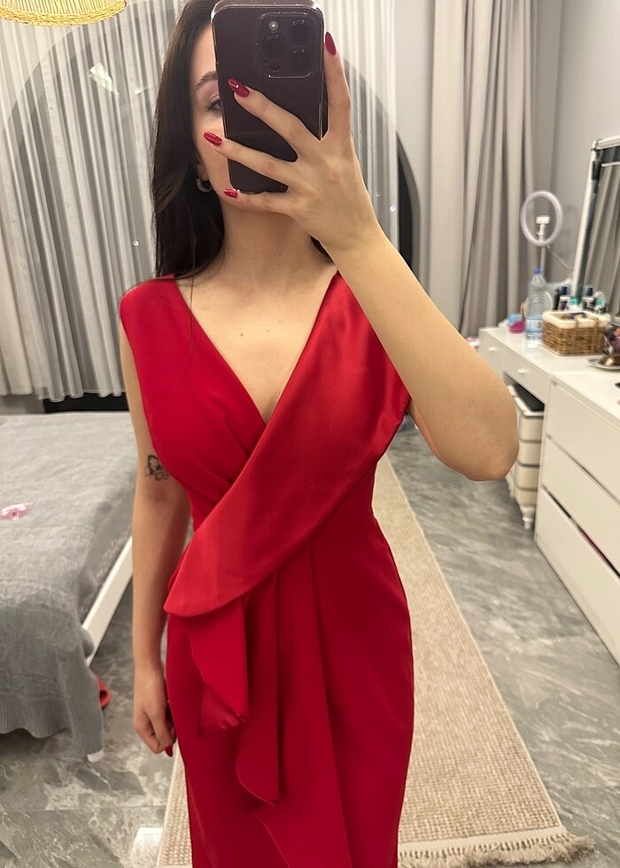 Kırmızı şık elbise - Görsel 4