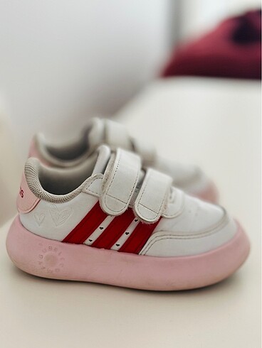 Adidas Adidas 22 Numara Spor Ayakkabı