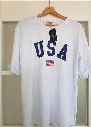 Yırtmaçlı, baskılı uzun Tshirt