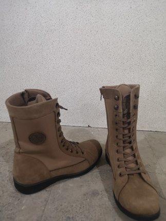 Diğer mükemmel kalitede kışlık bot