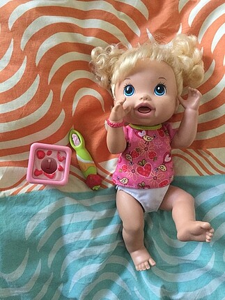 Hasbro konuşan bebek