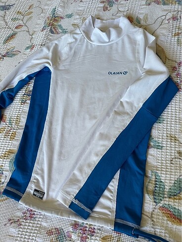 Decathlon Olaian UV korumalı üst