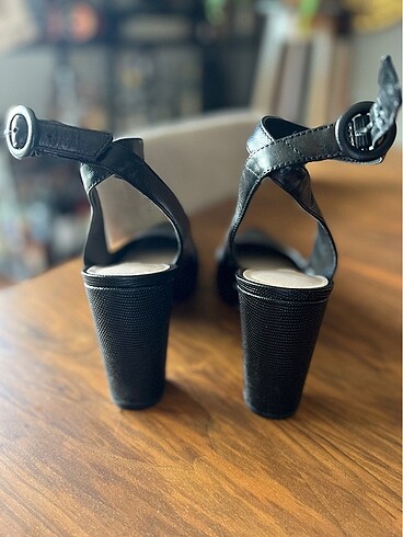 41 Beden NineWest gerçek deri sivri burun kalın topuklu
