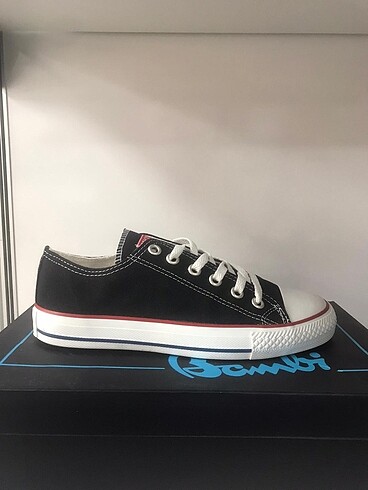 Bambi converse