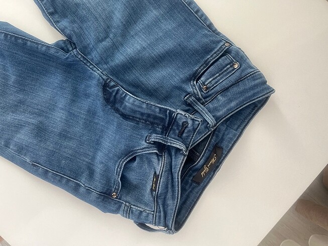 Mavi marka Jean