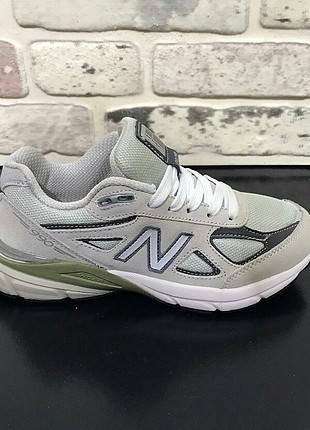 New balance 990 v4