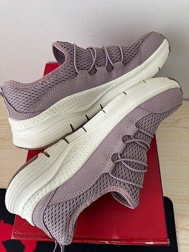38 Beden Skechers Arc Fit Spor Ayakkabı