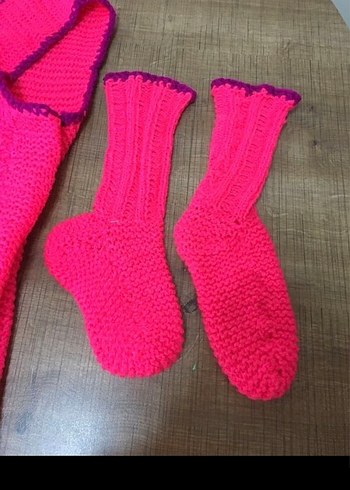 Pembe Örgü Yelek ve Çorap Seti - Görsel 3